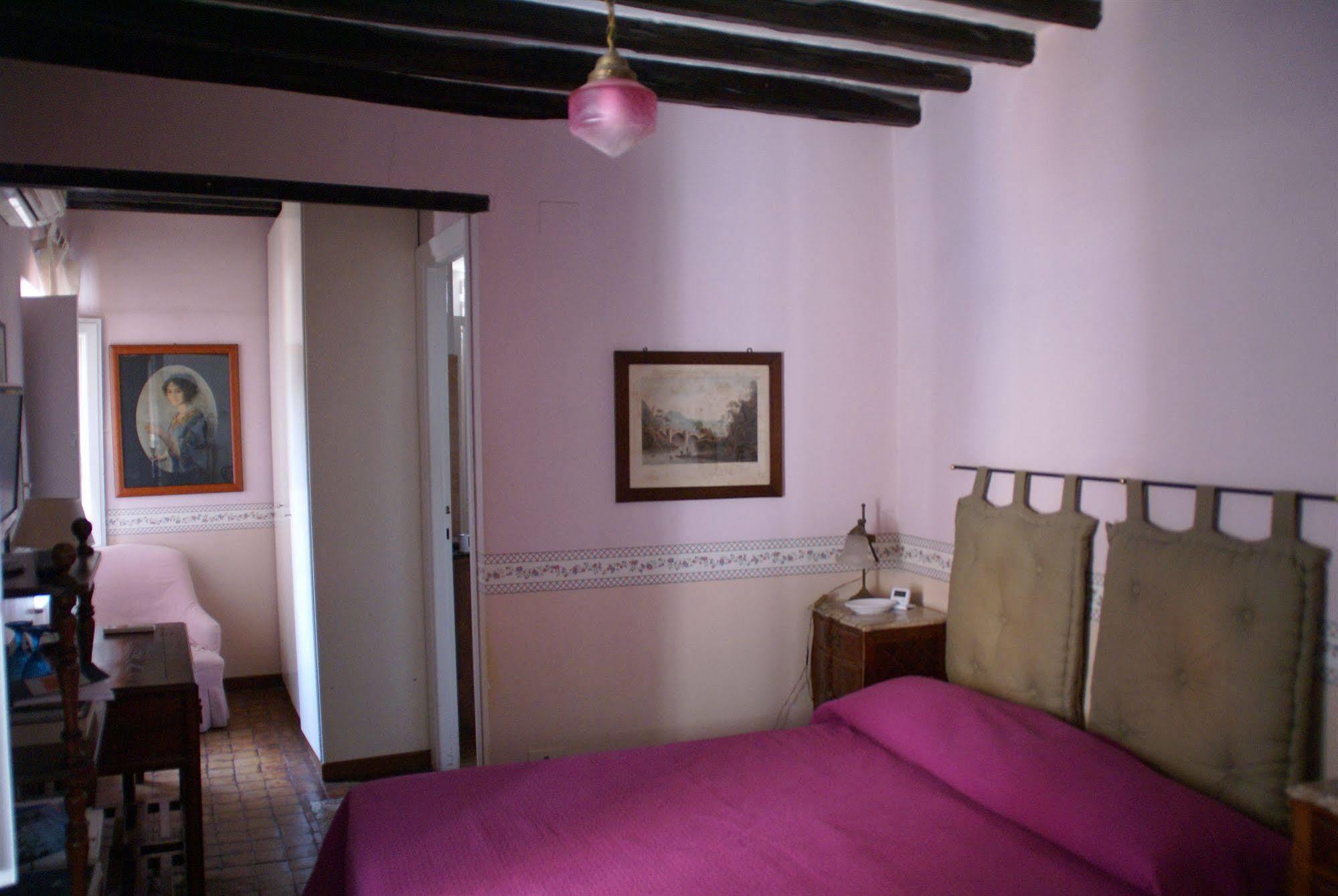 B&B Casa De Luca A Campo De Fiori Рим Экстерьер фото
