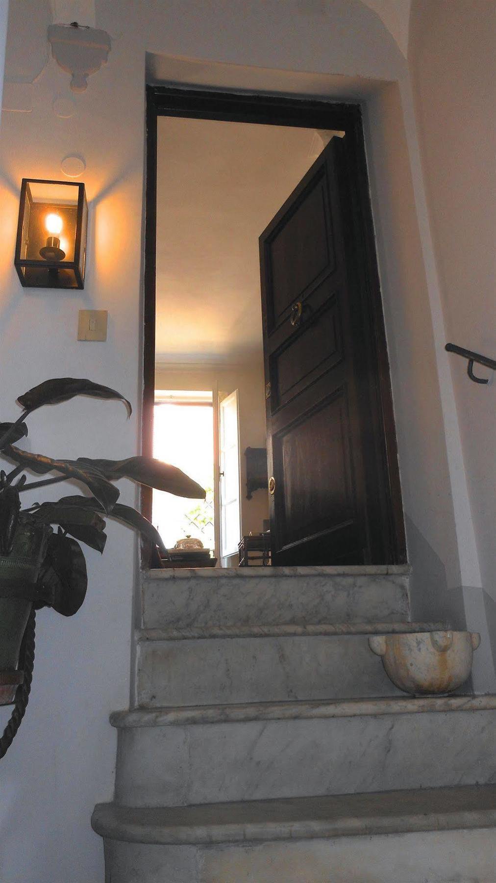 B&B Casa De Luca A Campo De Fiori Рим Экстерьер фото